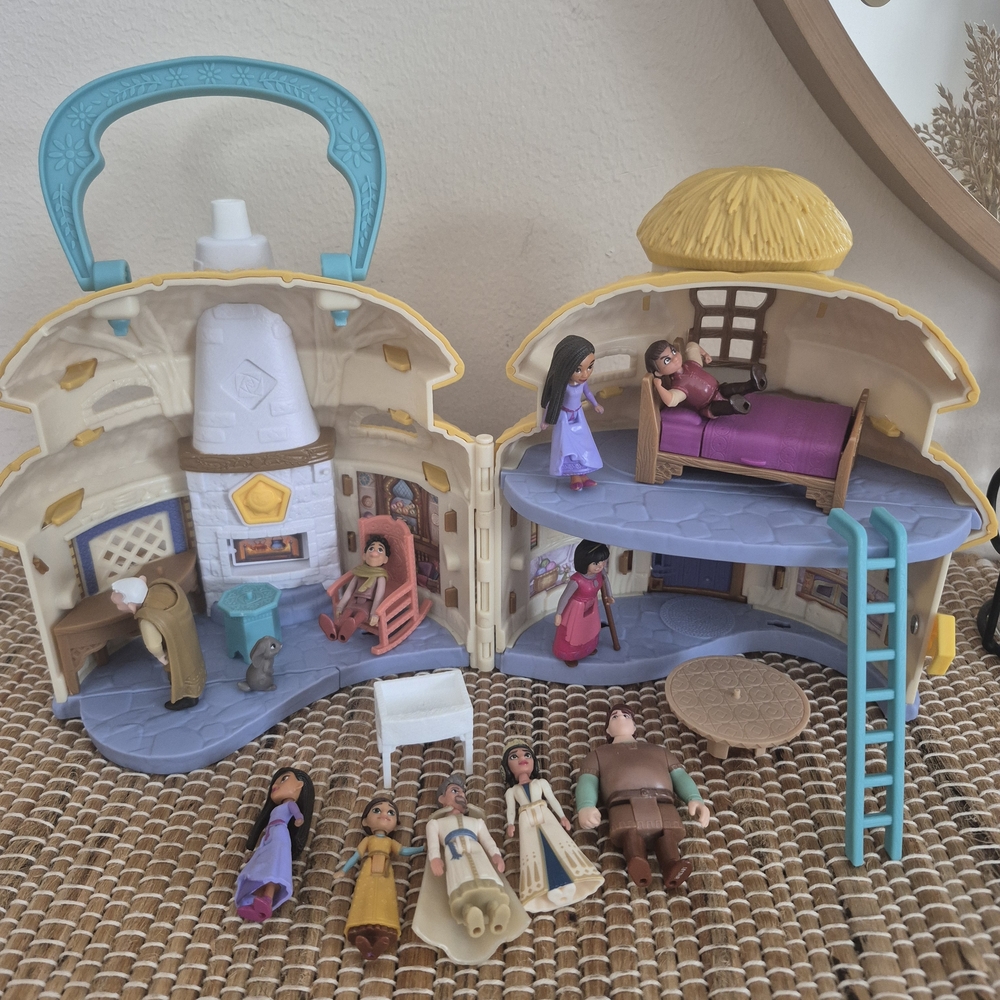 DISNEY WISH Dollhouse Playset with Figures LIKE POLLY POCKET BUNDLE
